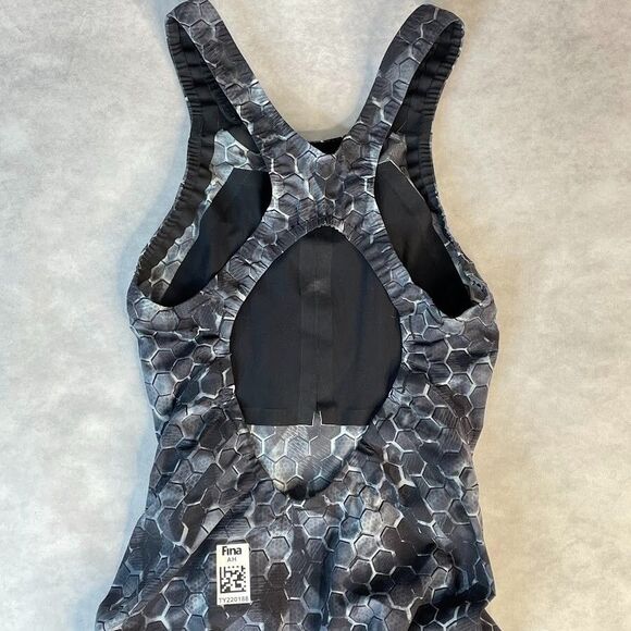 TYR Avictor 2.0 Open Back Technical Swimsuit Womens Size 26 Black Kneeskin - Picture 7 of 15